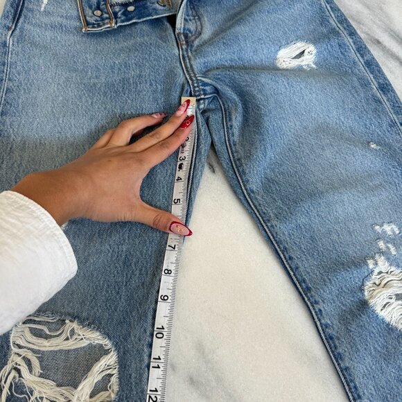 Distressed Levi's Premium Denim Jeans - Picture 8 of 10